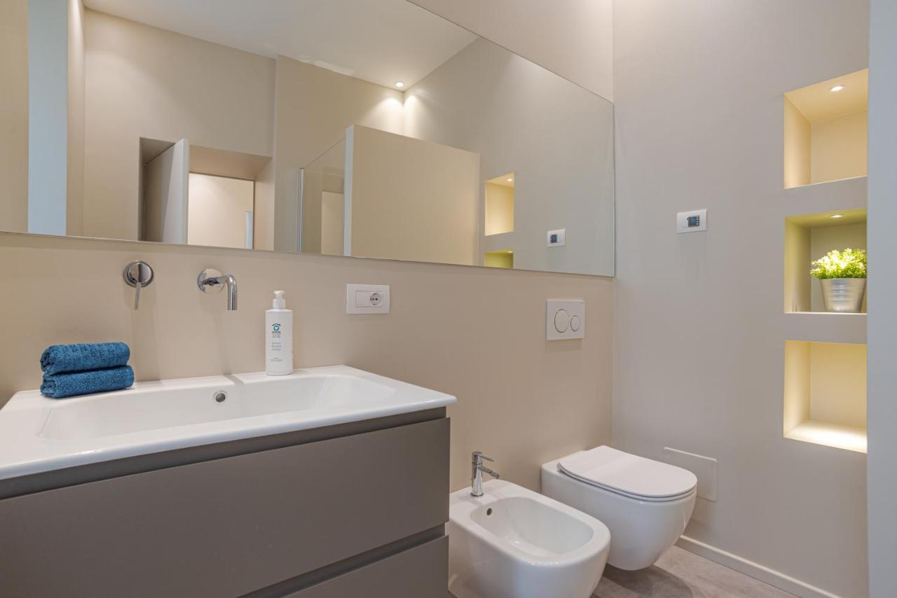 Suite Del Vescovo - By Myhomeincomo Exterior photo